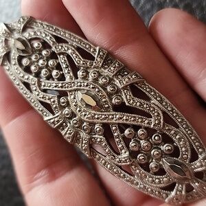 1928 brooch